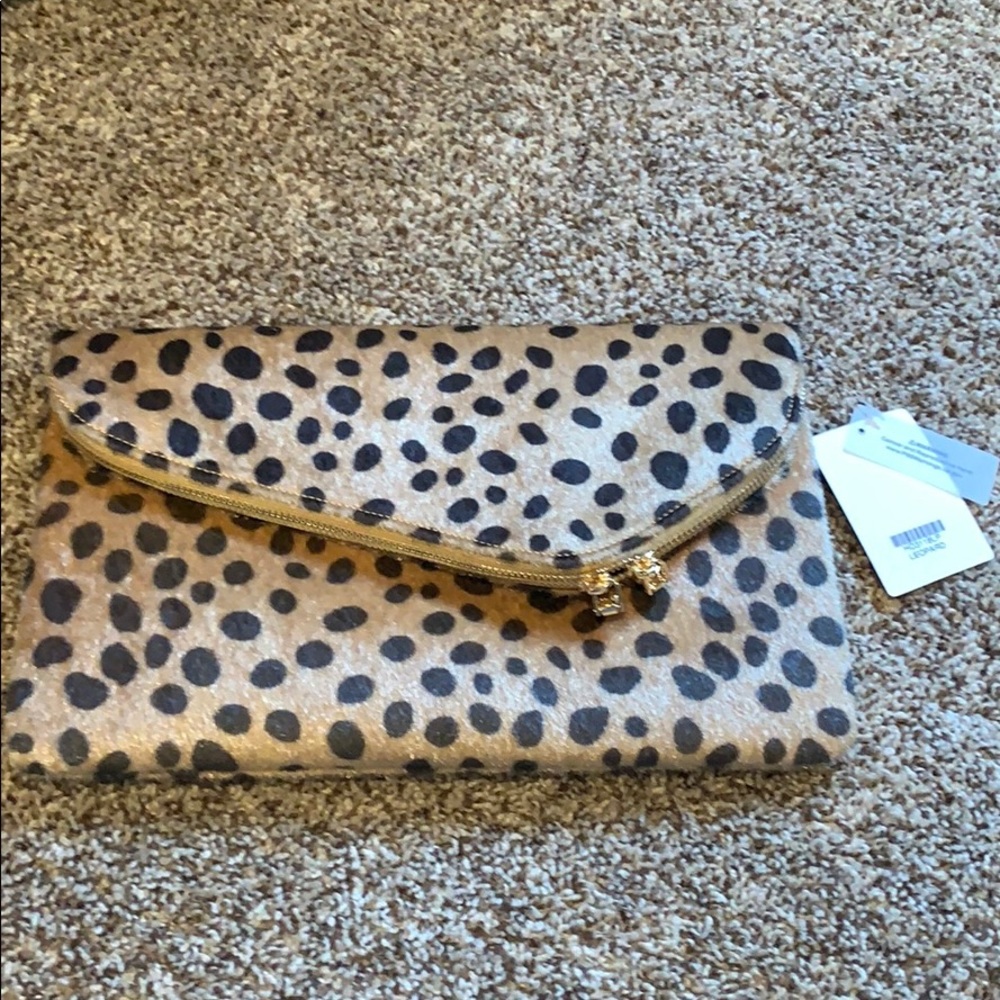 Vici leopard clutch